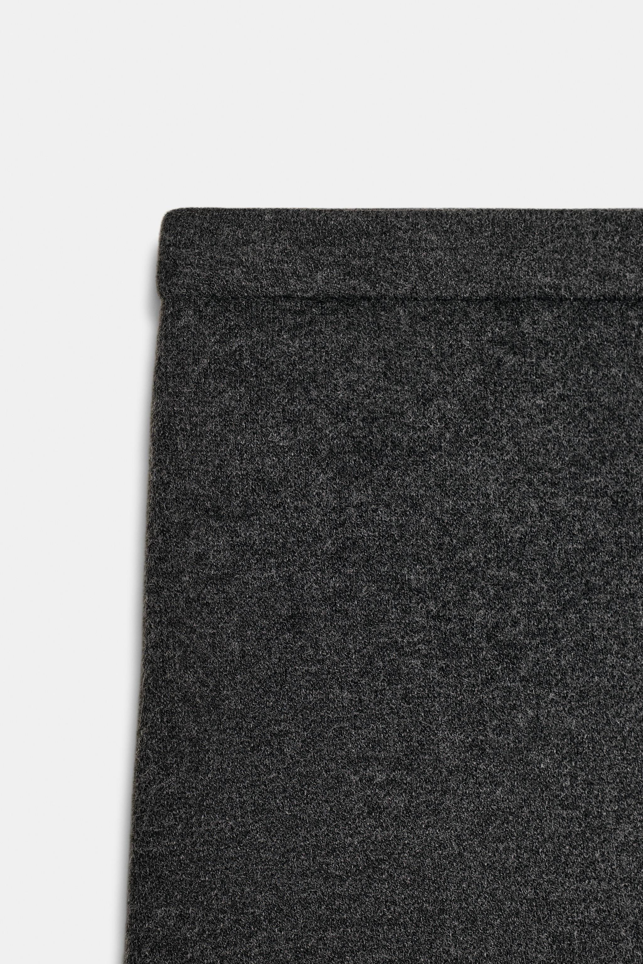 JUPE MI-LONGUE EN MAILLE